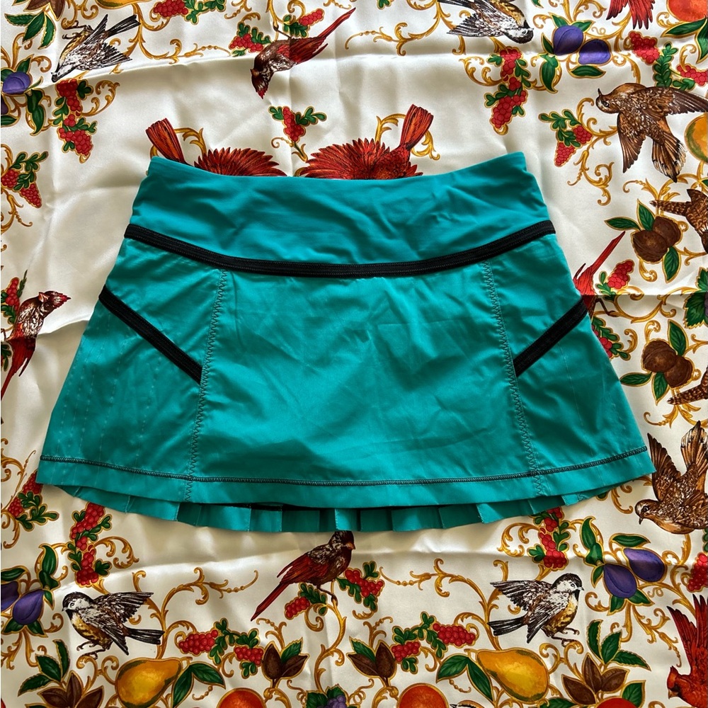 Lululemon Athletica Turquoise Skirt with Black undershorts